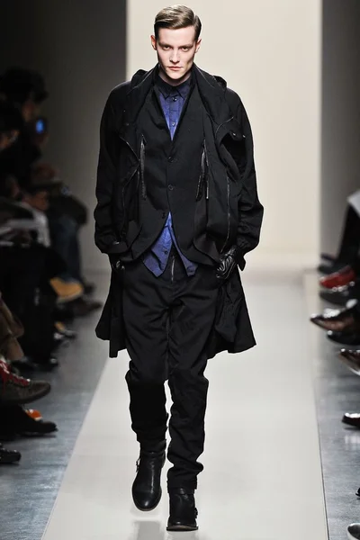Look 27